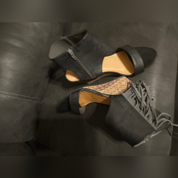 RAMPAGE Aztec Cork Wedge sandals Leather Ankle Zipper fringe sz9.5 - Picture 7 of 9